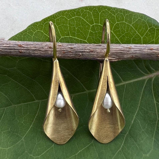 Sacred Lily Earrings - Brass