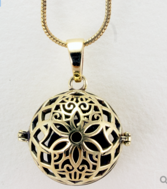 Inner Flower Diffuser Necklace - CJ Gift Shoppe