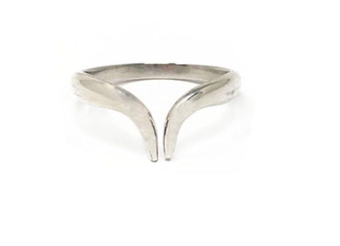 Silver Pointed V Ring - CJ Gift Shoppe
